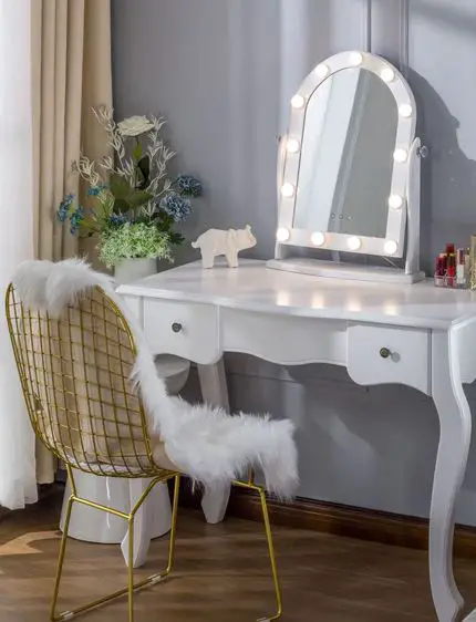 Luxfurni Starry9 Usb Led Makeup Mirror User Manual Luxfurni Starry9 Usb Led Makeup Mirror User Manual