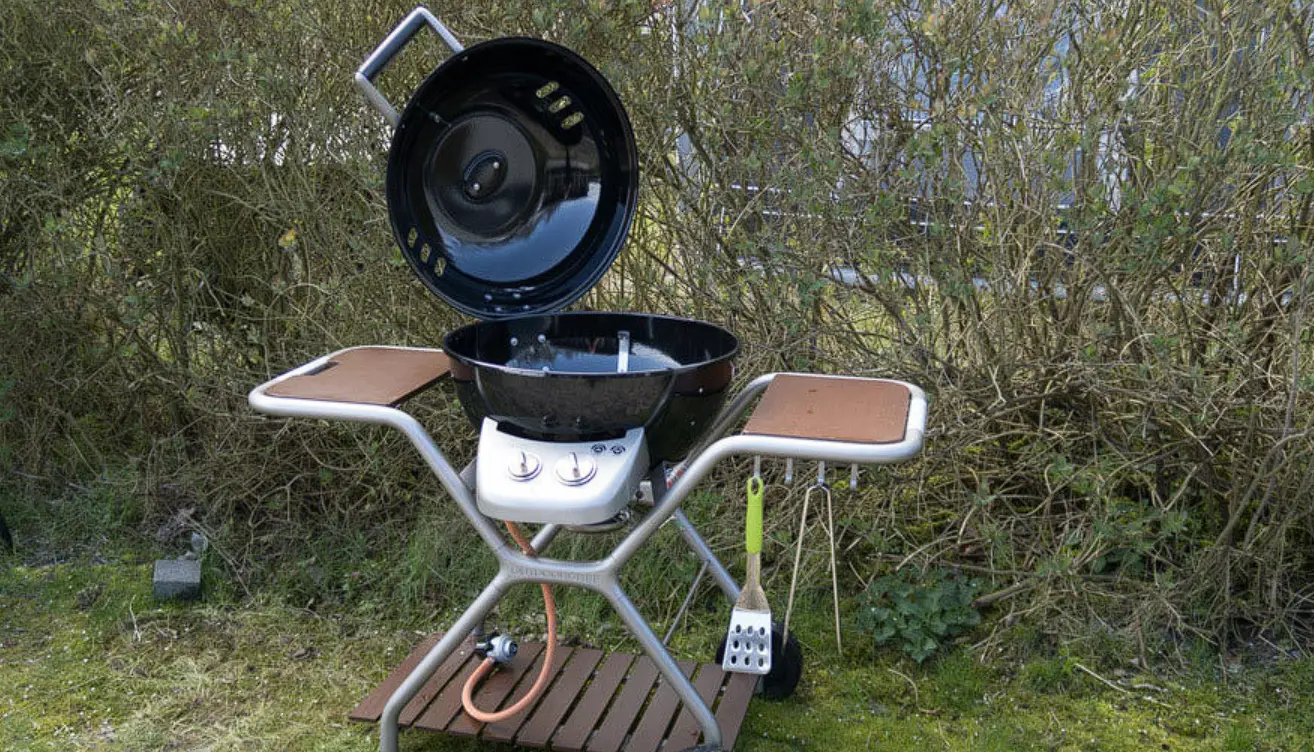 Outdoorchef 1812801 Montreux 570 G Gas Barbecue Grill Instructions