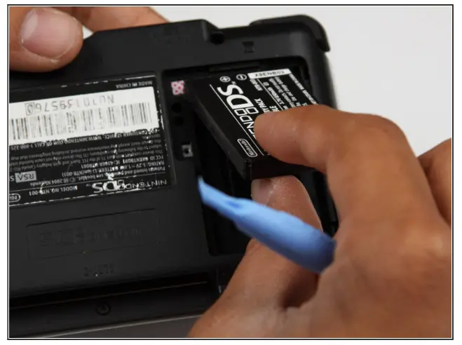 IFIXIT Nintendo DS Main Circuit Board Replacement - Step 3