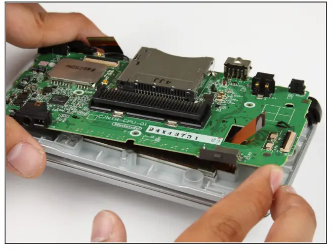 IFIXIT Nintendo DS Main Circuit Board Replacement - Step10