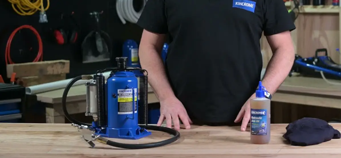 Kincrome K1215 Series Hydraulic Bottle Jacks Owner's Manual