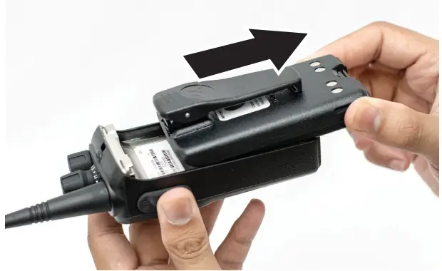 BEARCOM BC300D Portable Radio - battery compartment