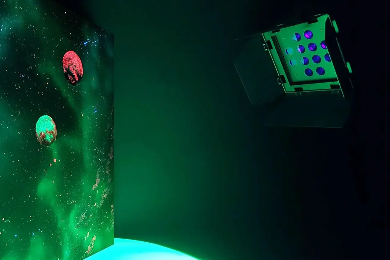 Blizzard Uvonix Blackstar 120w Uv Led Blacklight + Barndoors User Manual