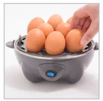 DASH D DEC012 Deluxe Egg Cooker - Boiling eggs 3