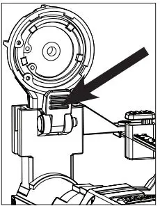 milwaukee M18 FDEX HAMMERVAC 26MM28MM DEDICATED DUST extractor User Manual - Installing Removing Nozzle
