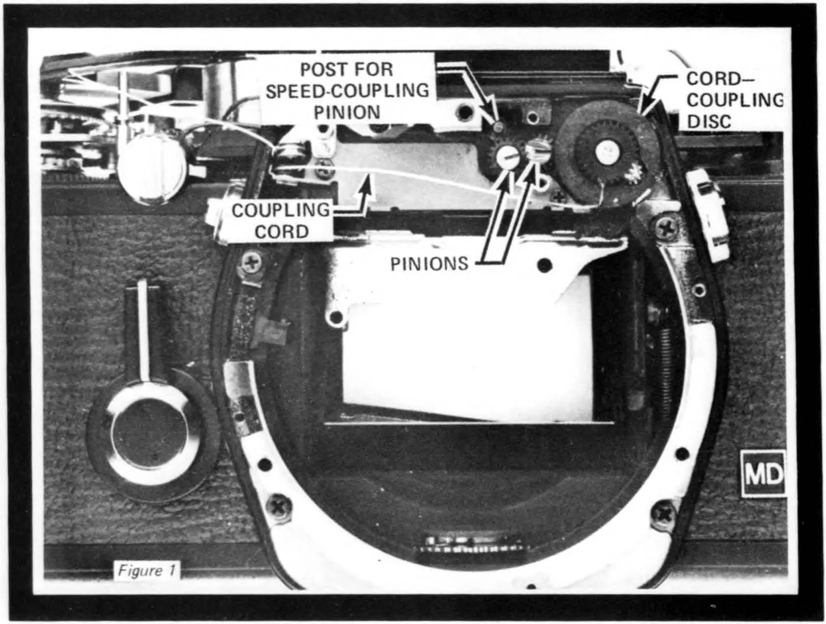 OLYMPUS -OM-1-35mm-Film-Camera-01