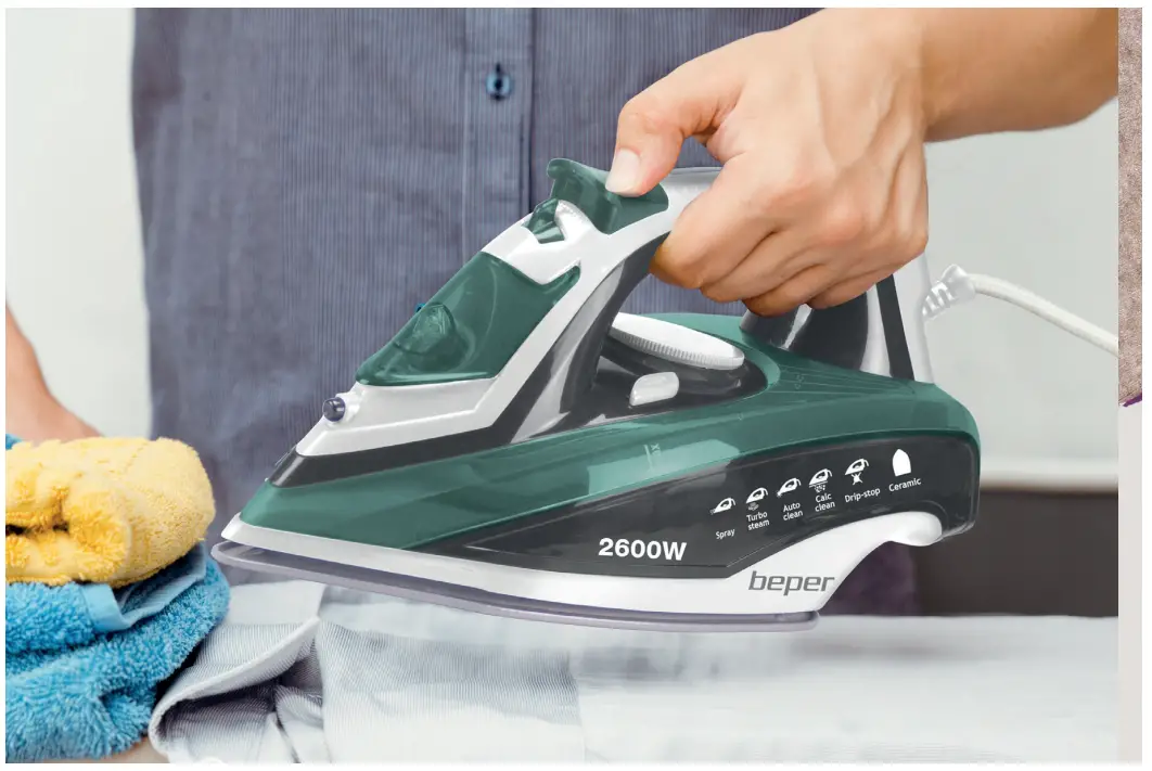 P204CAL001 Ironing System  Steam Iron