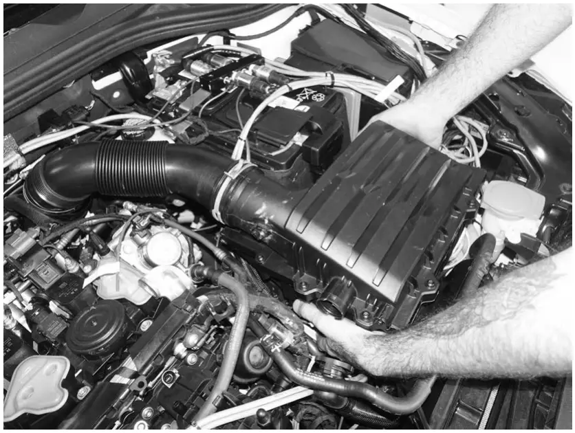 CI100052 APR Mk8 Airbox figure 8