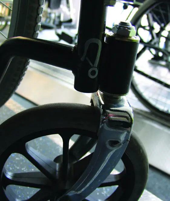 BraunAbility Front tie-downs - ﬂ oor anchors -FIGER 3