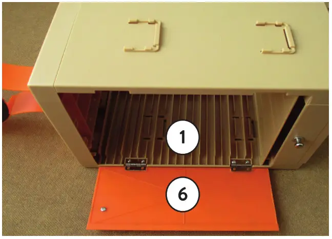 numskull 265657 Crash Bandicoot Gaming Locker - STEP 8