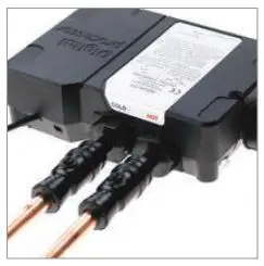 AQUALISA VSQ.A2.BV.DVFW.20 Visage Digital Concealed with Adjustable Height or Fixed Head Installation Guide - Attach the supply pipes to the Digital processor