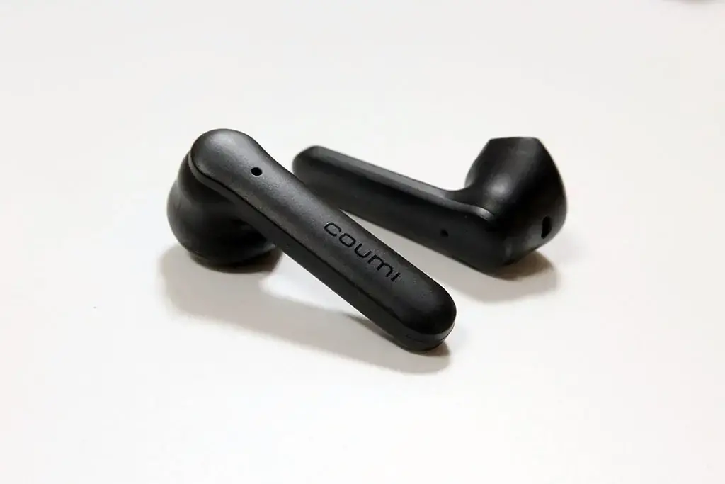 Coumi Tws-834a Wireless Bluetooth Earbuds User Guide Coumi Tws-834a Wireless Bluetooth Earbuds User Guide