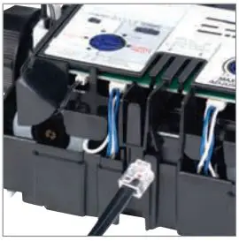 AQUALISA HQD1017 HiQu Digital Concealed Shower with Diverter Installation Guide - Connect the 10m low voltage data cable