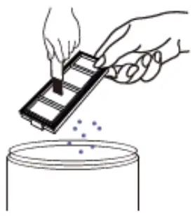 Venga VG RVC 3000 WH Robot Vacuum Cleaner - Clean the filter