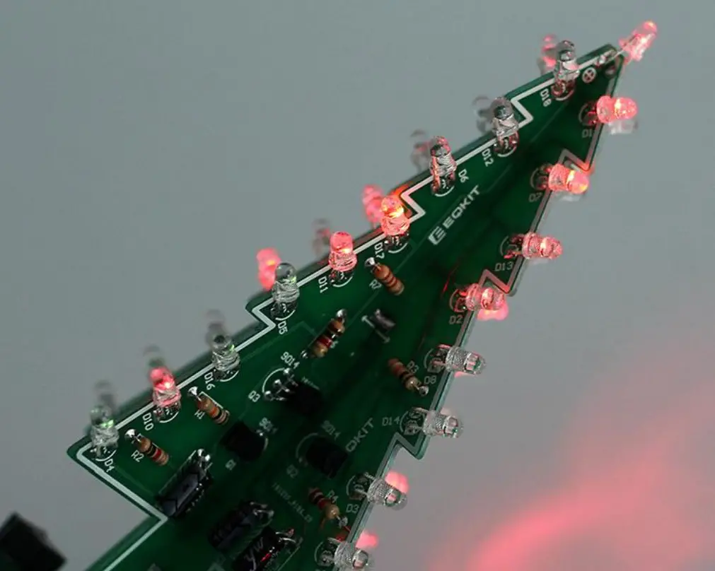 Albero CTR 30C RGB LED Auto Flashing Christmas Tree DIY Kit - Figure 25