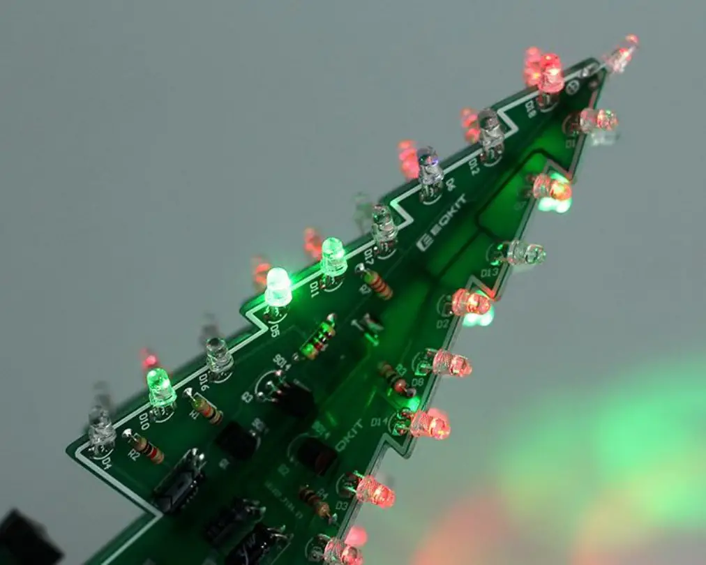 Albero CTR 30C RGB LED Auto Flashing Christmas Tree DIY Kit - Figure 26
