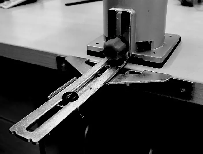 Bauer-21121CR-B-20V-Brushless-Cordless-Variable-Speed-Compact-Router-04