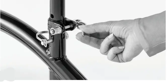 MEDLINE MDS86000G4 Four Wheeled - hole in the