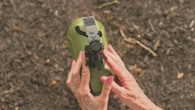 Havahart Critter Ridder Motion-activated Animal Repellent & Sprinkler User Manual Havahart Critter Ridder Motion-activated Animal Repellent & Sprinkler User Manual