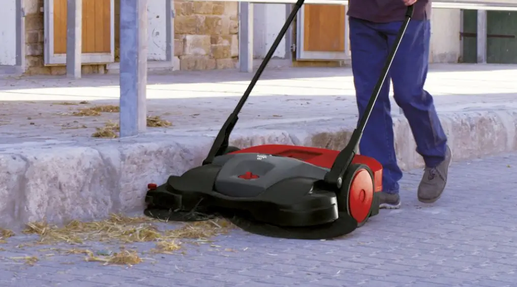 Haaga 137 Accu Walk-behind Sweeper User Manual