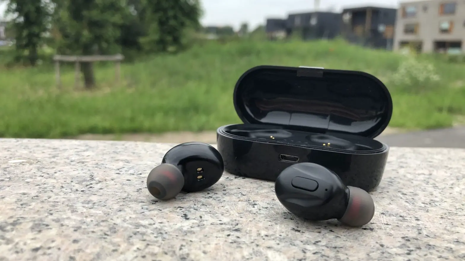 Wecool Xg-13 True Wireless Bluetooth Earbuds User Manual