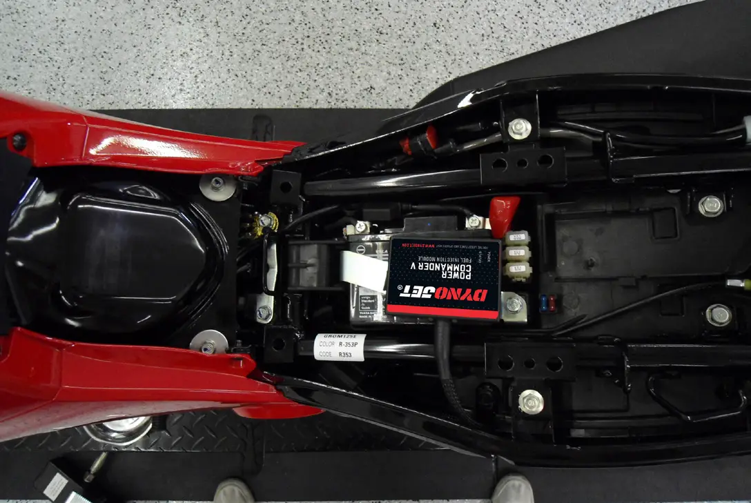 DYNOJET-PC6-16049-Power-Commander-04