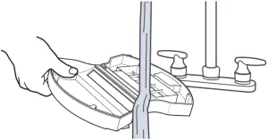 BISSELL 2908F - Cleaning the Dirt Bin 5