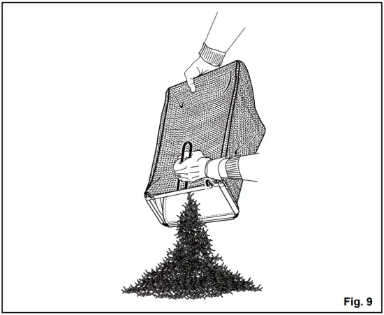 EMPTYING THE GRASS CATCHER BAG