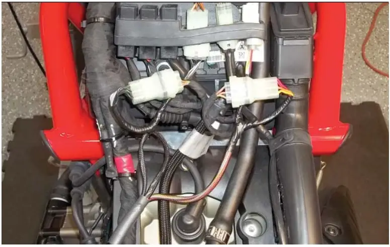 INSTALLING THE POWER COMMANDER 6