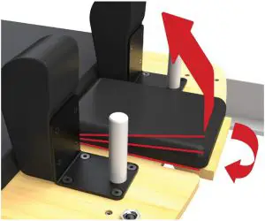 ADJUSTING THE HEADREST