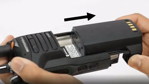 Motorola P25 Mobile Two Way Radio - Removing the Battery