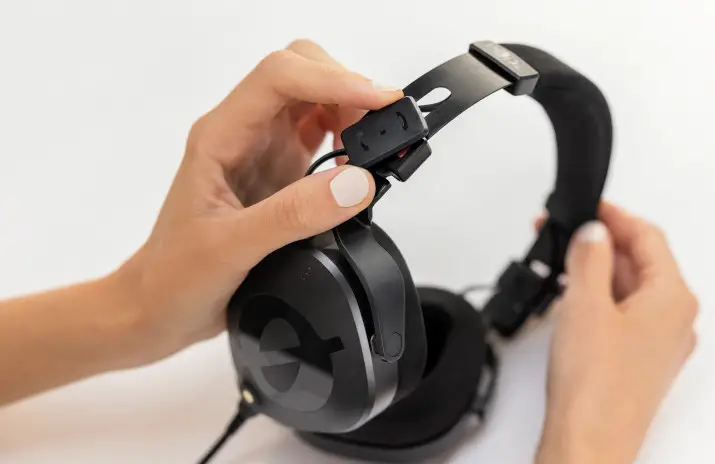 RODE NTH 100 Professional Over Ear Headphones - BUILT FOR CREATIVE