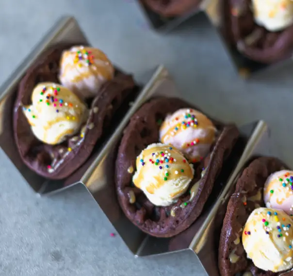 DASH DMMW400 Multi Mini Waffle Maker 80000000000000000000000000000000