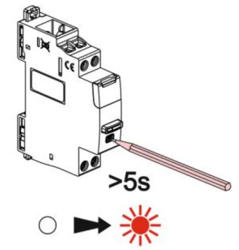 Connected latching relay resetting to remove it from a connected installation