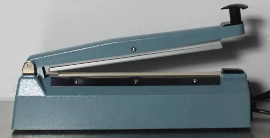 Uline Foot Operated Impluse Sealers Instruction Manual Uline Foot Operated Impluse Sealers Instruction Manual