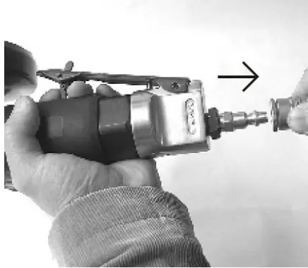 MEEC TOOLS 071029 Angle Grinder - Disconnect the compressed