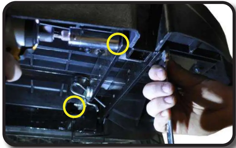 E-Z-GO-RXV-TITAN1000-2021-Titan-1000-Rear-Seat-FIG-15