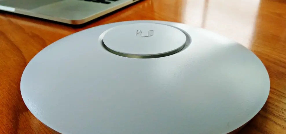 Ubiquiti 802.11ac Long Range Access Point Installation Guide Ubiquiti 802.11ac Long Range Access Point Installation Guide