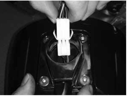 MTX-Marine-WET8CWB-8-Tower-Speaker (6)