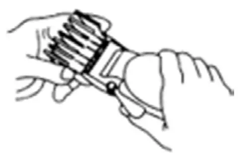 Installing and Removing The Attachment Comb