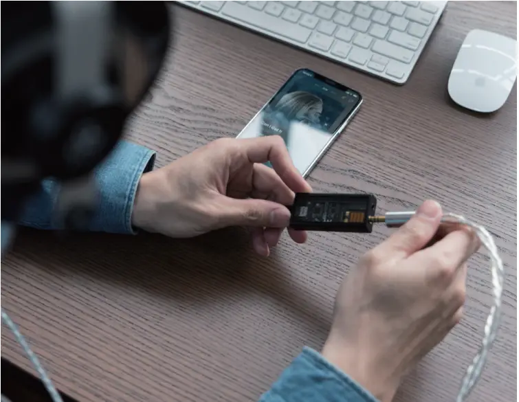 Questyle-M15-Headphone-Amplifier-Mobile-Lossless-DAC-fig-10