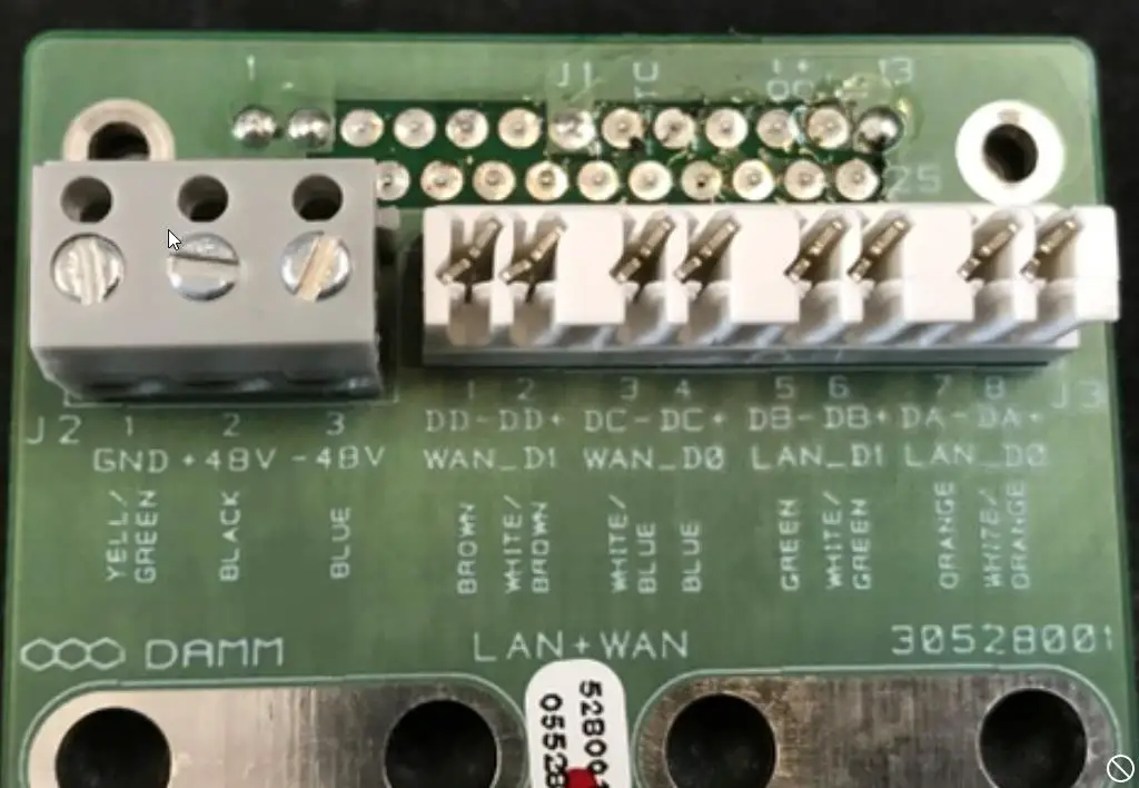 DAMM BS422 MultiTech Outdoor Base Station - There is two type of System Connetors 2