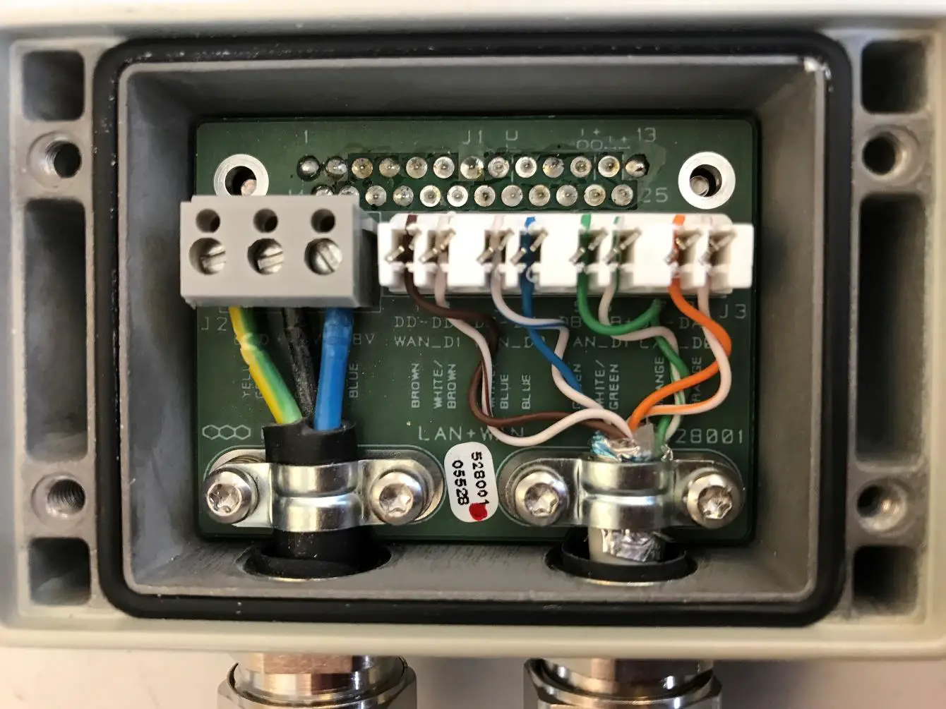 DAMM BS422 MultiTech Outdoor Base Station - There is two type of System Connetors 3