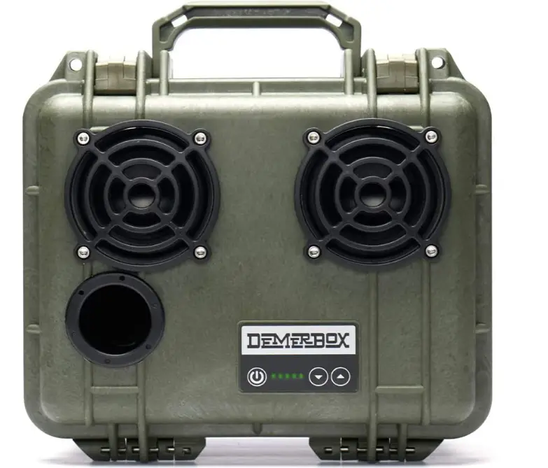DemerBox-Waterproof=Portable-and-Rugged-Outdoor-Bluetooth-Speakers-imgg