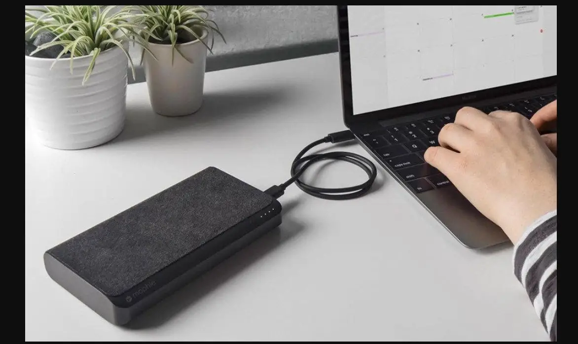 Mophie 401103599 Powerstation Pro Made For Macbook And Other Usb Devices User Manual Mophie 401103599 Powerstation Pro Made For Macbook And Other Usb Devices User Manual