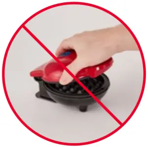 Never touch the Cooking Surface