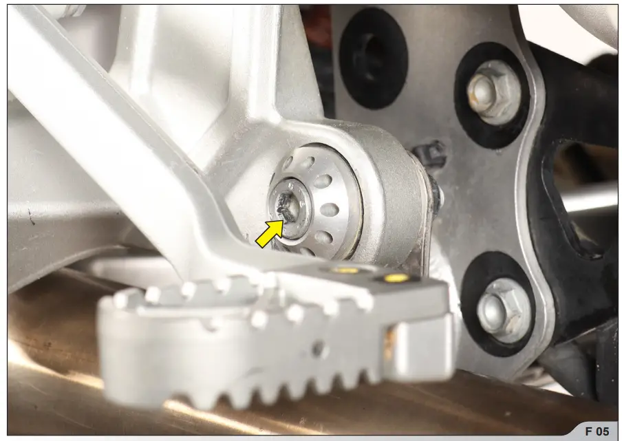 AKRAPOVIC AKE A6R1 Racing Line Full System Exhaust - fig4