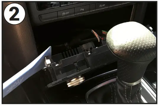 CONNECTS2 CT23AU13 Double DIN Fitting Kit- DASH DISASSEMBLY 2