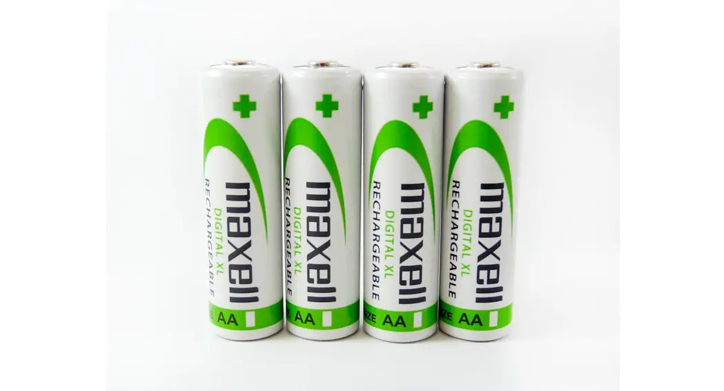 Maxell Alkaline Battery Charger Mpc-cd6v Instruction Manual Maxell Alkaline Battery Charger Mpc-cd6v Instruction Manual