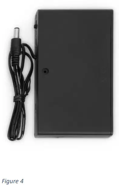 omegon EQ-320 RA Tracking Motor Set -Inserting the batteries